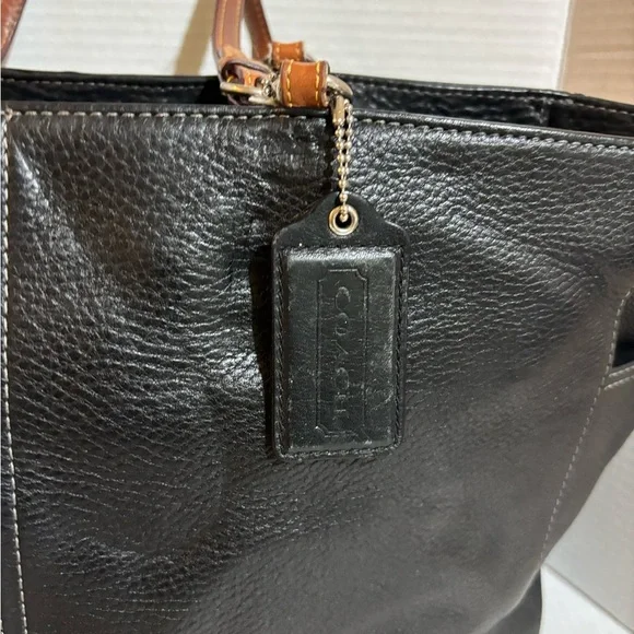 Coach vintage Black Leather Tote Bag - Picture 3 of 11